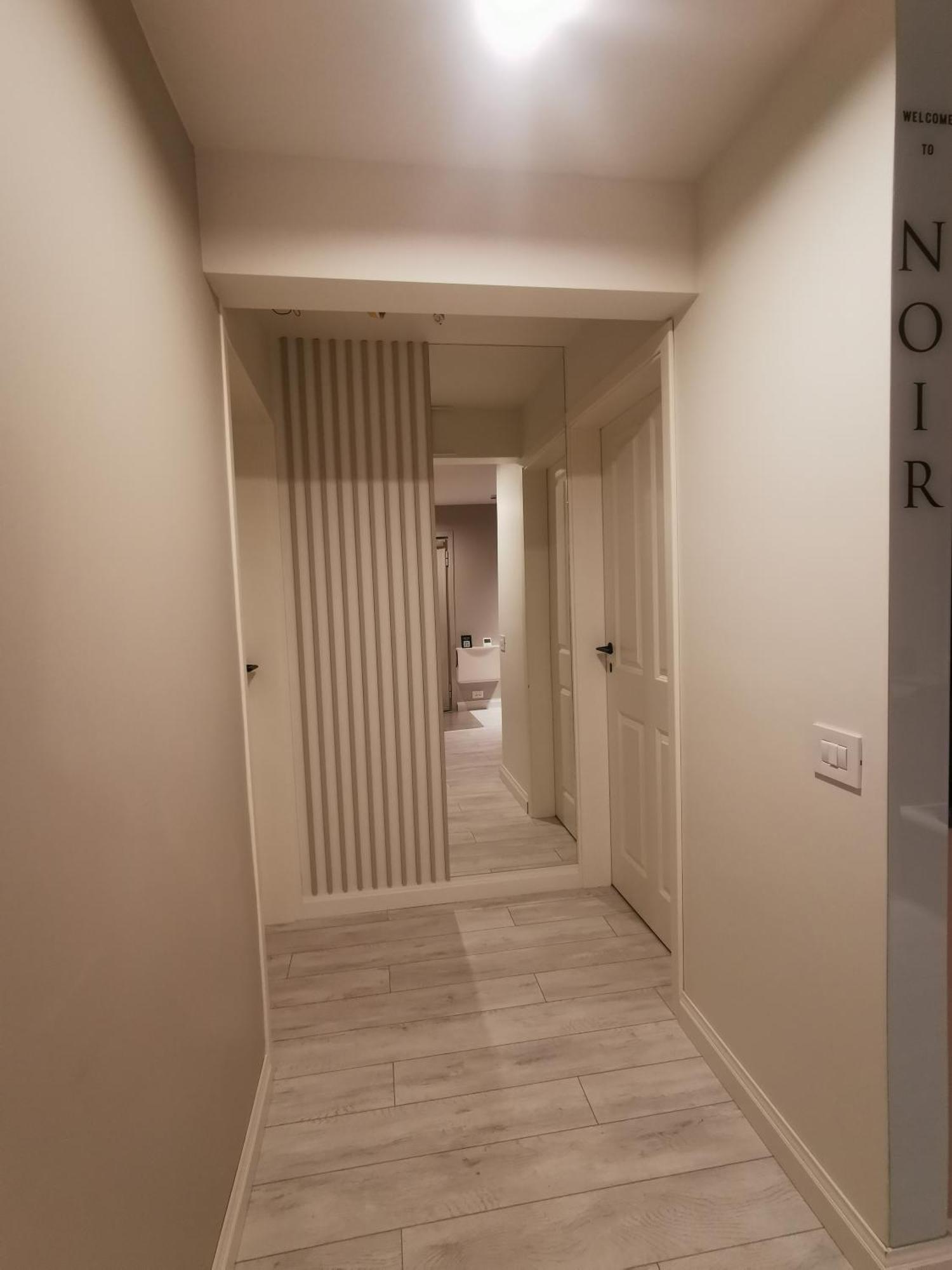 Noir Apartment Haţeg Exteriér fotografie